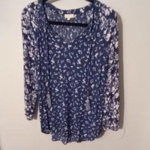 Blue and white floral print boho top